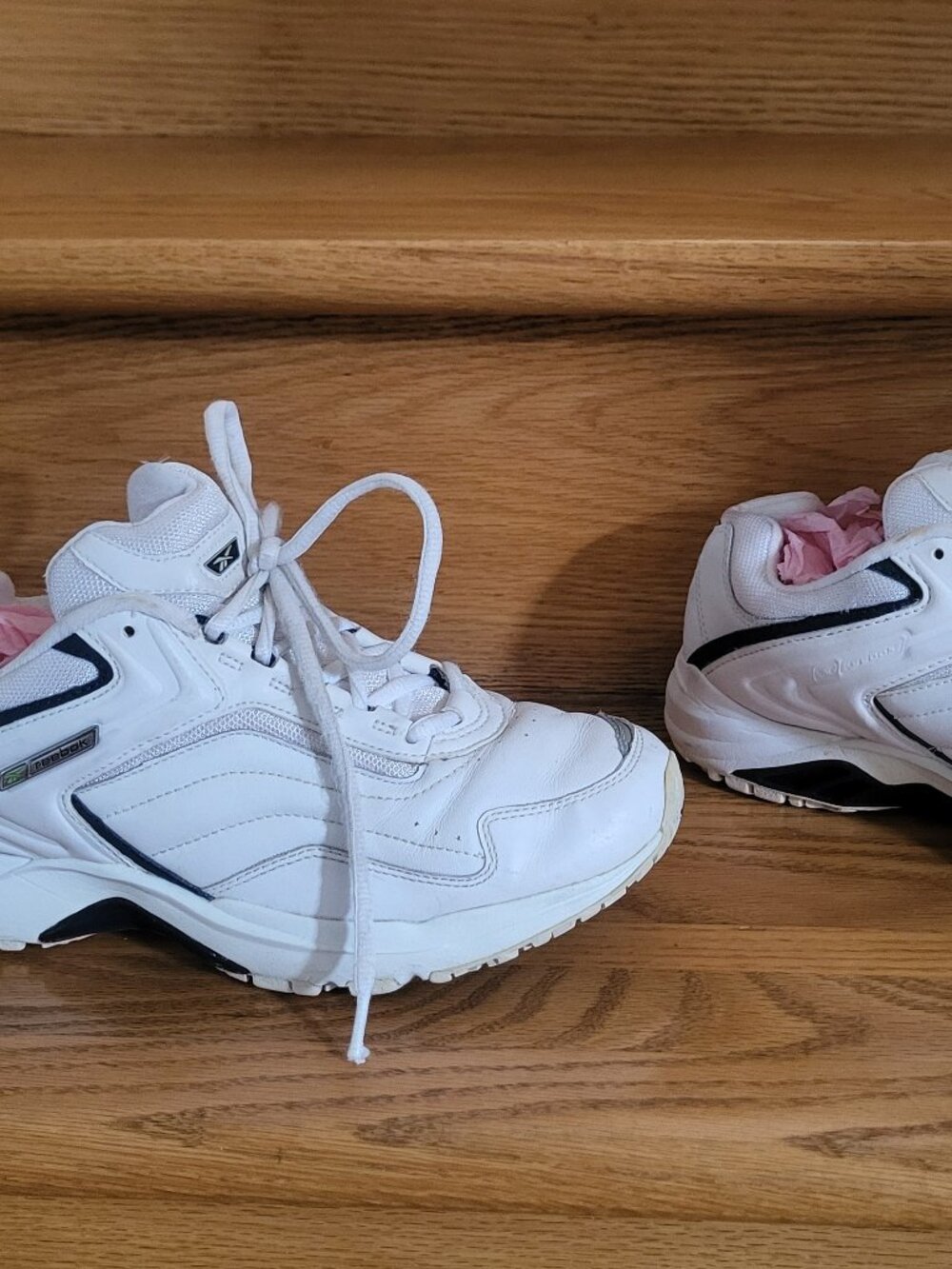 Reebok woman's leather sneakers